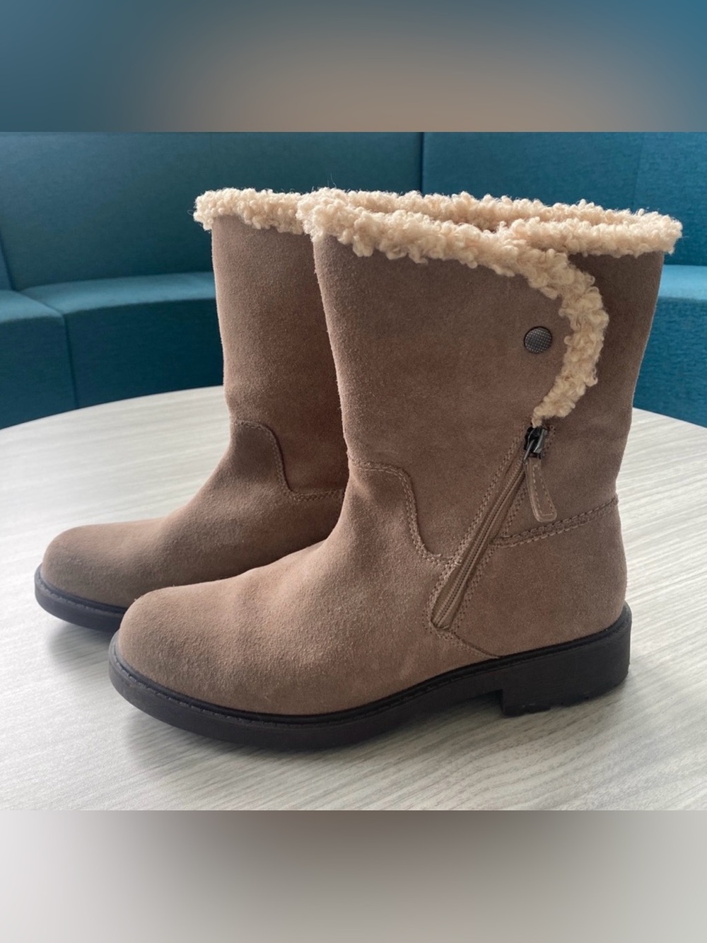 Clarks Women's Light Brown Suede Winter Boots with Cream Shearling Trim